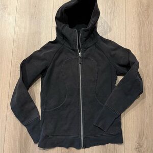 Black Lululemon hoodie
